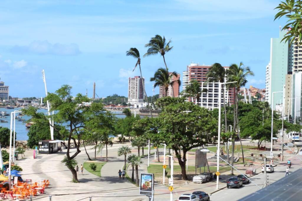 13 FLAT BEIRA MAR Com ENERGIA, VAGA, 3 CAMAS, WI-FI e AR Fortaleza (Ceara) Exterior foto